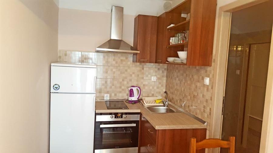 Crveni Apartman Црес Экстерьер фото